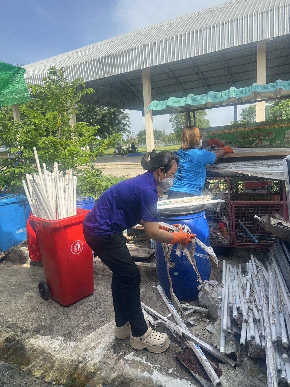 นำส่งของเสียอันตรายจากชุมชน