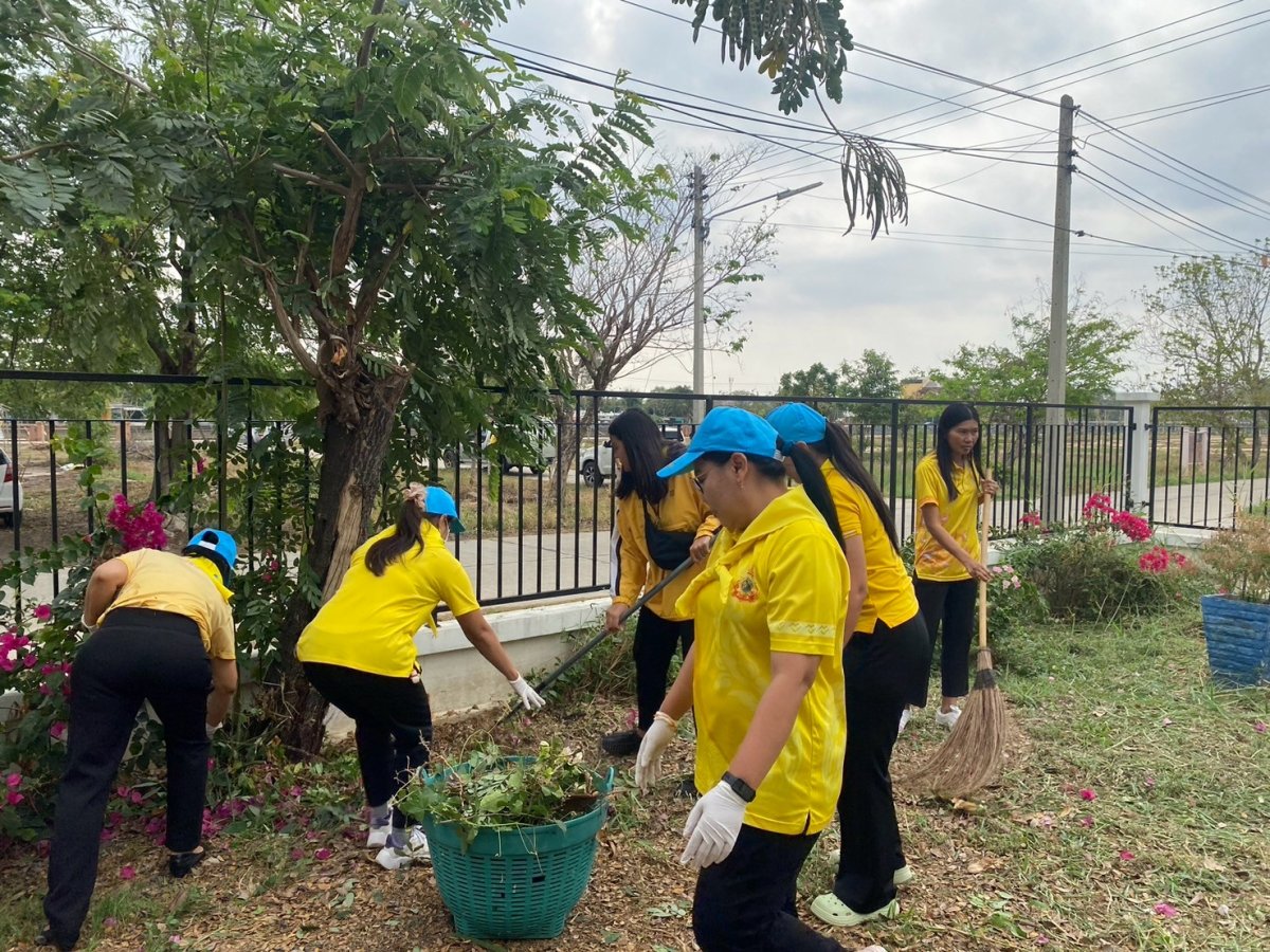 กิจกรรมอาสาพัฒนาปรับปรุงภูมิทัศน์ศูนย์ราชการอำเภอพิมาย เนื่องในวันท้องถิ่นไทย