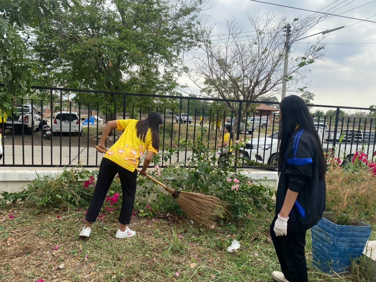 กิจกรรมอาสาพัฒนาปรับปรุงภูมิทัศน์ศูนย์ราชการอำเภอพิมาย เนื่องในวันท้องถิ่นไทย