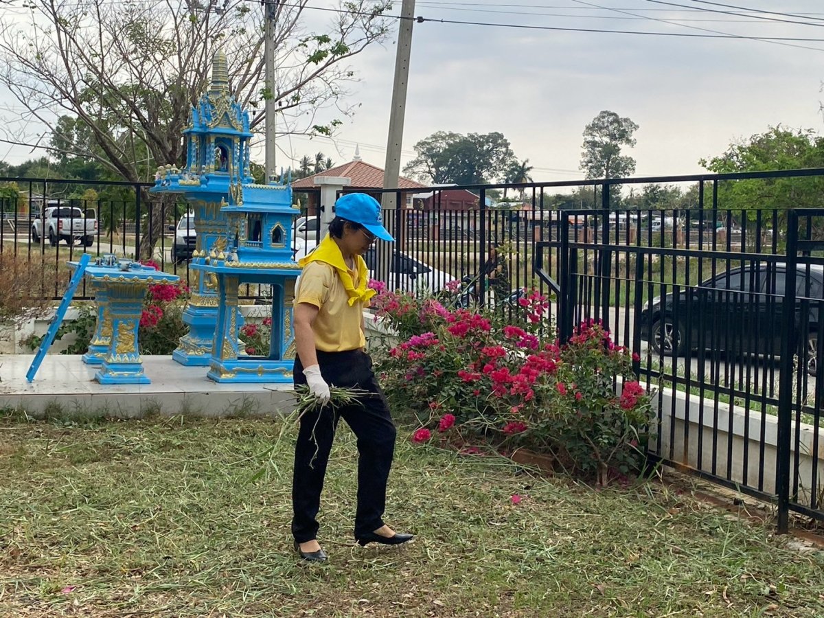 กิจกรรมอาสาพัฒนาปรับปรุงภูมิทัศน์ศูนย์ราชการอำเภอพิมาย เนื่องในวันท้องถิ่นไทย