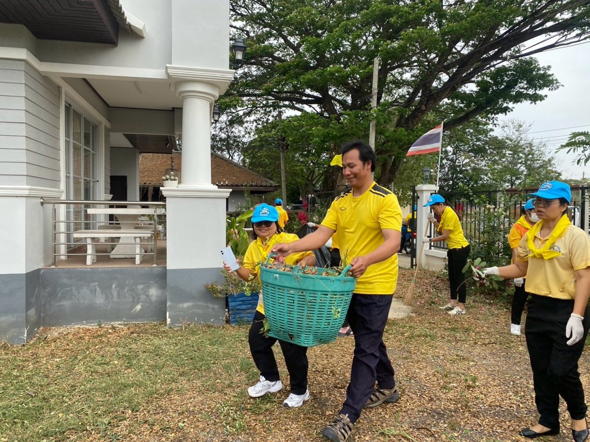 กิจกรรมอาสาพัฒนาปรับปรุงภูมิทัศน์ศูนย์ราชการอำเภอพิมาย เนื่องในวันท้องถิ่นไทย