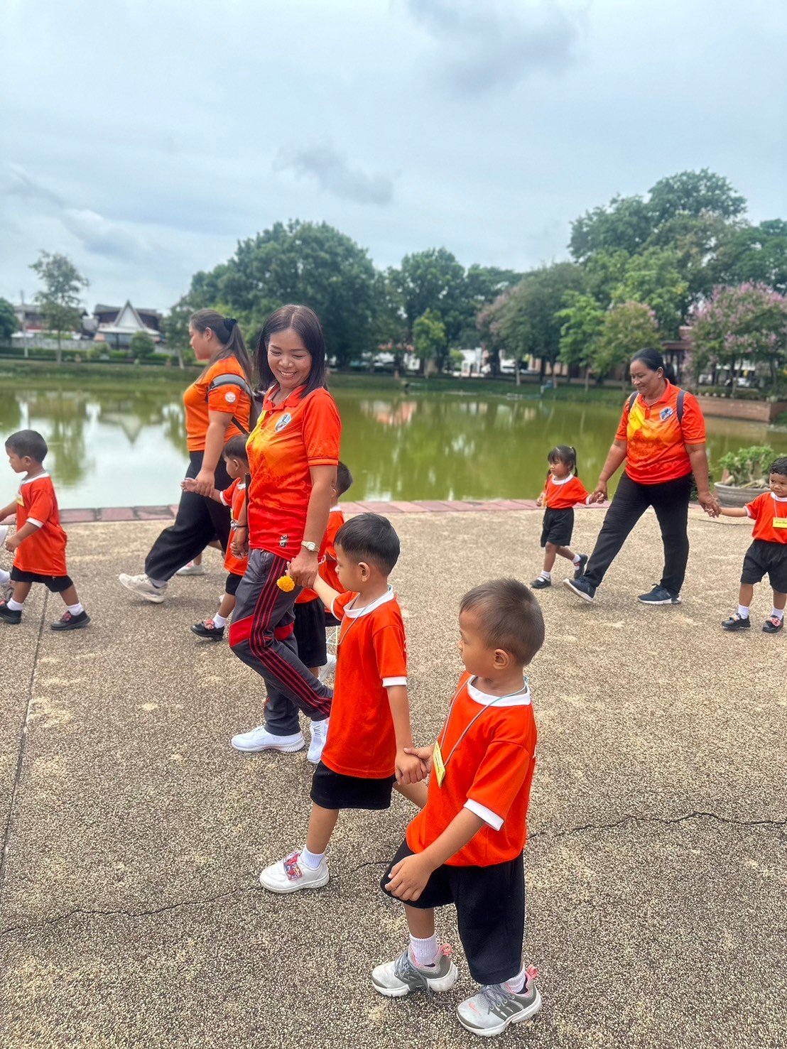 วันที่ 11 กันยายน 2567 นำโดย นางกาญจนา ยันตะพันธ์ หัวสถานศึกษาองค์การบริหารส่วนตำบลชีวาน พร้อมด้วยคณะครู พนักงาน จัดโครงการสนับสนุนค่าใช้จ่ายในการบริหารการศึกษา  กิจกรรมพัฒนาผู้เรียน แหล่งเรียนรู้นอกสถานที่ ณ พิพิธภัณฑ์สถานแห่งชาติพิมาย อำเภอพิมาย จังหวัดนครราชสีมา