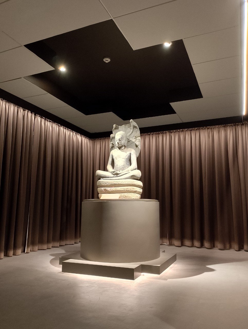 วันที่ 11 กันยายน 2567 นำโดย นางกาญจนา ยันตะพันธ์ หัวสถานศึกษาองค์การบริหารส่วนตำบลชีวาน พร้อมด้วยคณะครู พนักงาน จัดโครงการสนับสนุนค่าใช้จ่ายในการบริหารการศึกษา  กิจกรรมพัฒนาผู้เรียน แหล่งเรียนรู้นอกสถานที่ ณ พิพิธภัณฑ์สถานแห่งชาติพิมาย อำเภอพิมาย จังหวัดนครราชสีมา