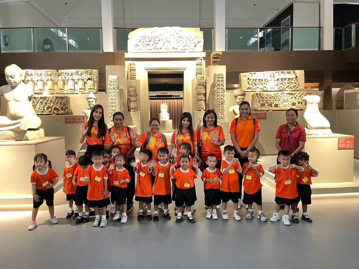 วันที่ 11 กันยายน 2567 นำโดย นางกาญจนา ยันตะพันธ์ หัวสถานศึกษาองค์การบริหารส่วนตำบลชีวาน พร้อมด้วยคณะครู พนักงาน จัดโครงการสนับสนุนค่าใช้จ่ายในการบริหารการศึกษา  กิจกรรมพัฒนาผู้เรียน แหล่งเรียนรู้นอกสถานที่ ณ พิพิธภัณฑ์สถานแห่งชาติพิมาย อำเภอพิมาย จังหวัดนครราชสีมา