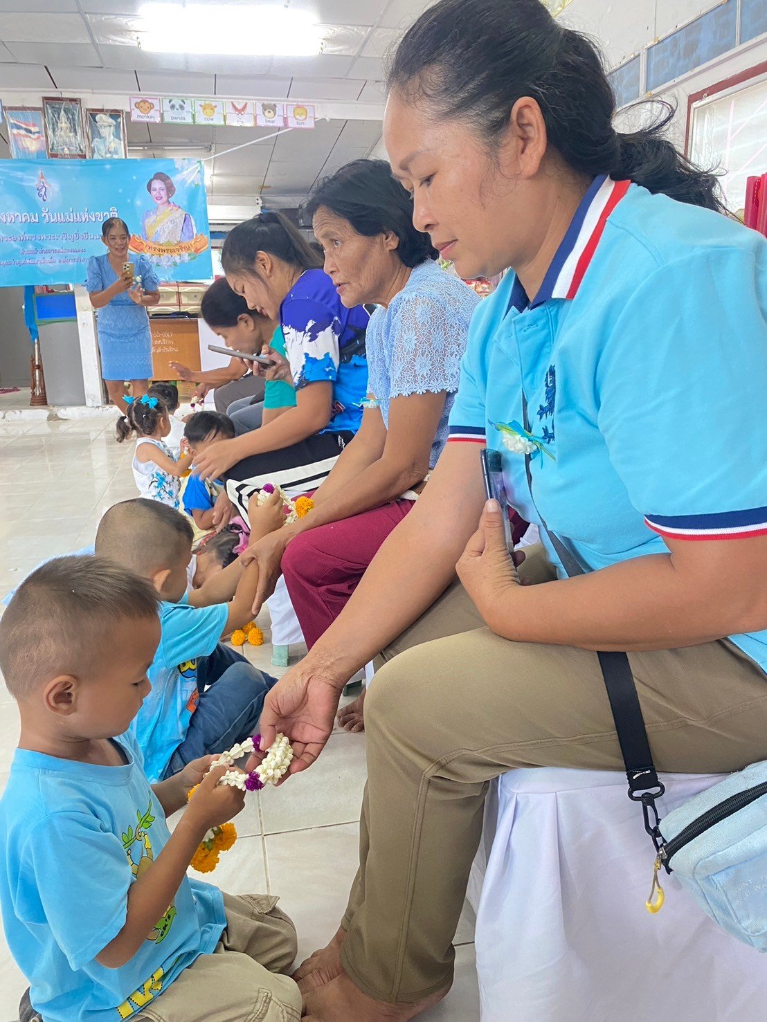 ในวันศุกร์ ที่ 9 สิงหาคม 2567 ศูนย์พัฒนาเด็กเล็กองค์การบริหารส่วนตำบลชีวาน ได้จัดกิจกรรมวันแม่แห่งชาติ เพื่อให้นักเรียนได้ระลึกถึงพระคุณของแม่ซึ่งเป็นการแสดงความกตัญญู  ต่อมารดาหรือผู้มีพระคุณ