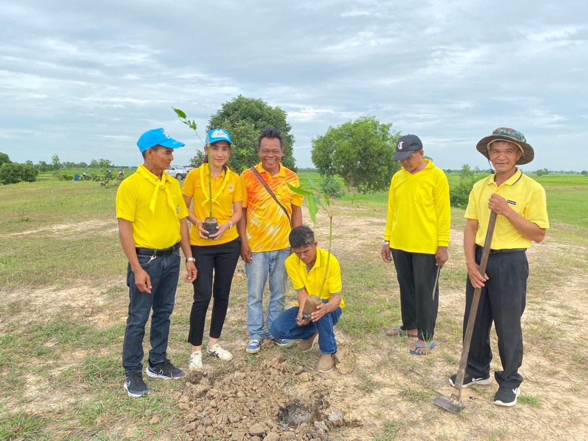 นายพงษ์ สินสวัสดิ์ นายกองค์การบริหารส่วนตำบลชีวาน คณะผู้บริหาร สมาชิกสภาองค์การบริหารส่วน ข้าราชการ พนักงานจ้าง ผู้นำชุมชน คณะครู นักเรียน และประชาชน เข้าร่วมโครงการ ปลูกต้นไม้ในป่าชุมชนป่าต้นน้ำ ป่าสาธารณปลูกหญ้าแฝก อนุรักษ์ฟื้นฟูแหล่งน้ำตามแนวพระราชดำริฯ เพื่อเฉลิมพระเกียรติพระบสทสมเด็จพระเจ้าอยู่หัว เนื่องในโอกาสมหามงคลเฉลิมพระชนมพรรษา 6 รอบ 28 กรกฎาคม 2567