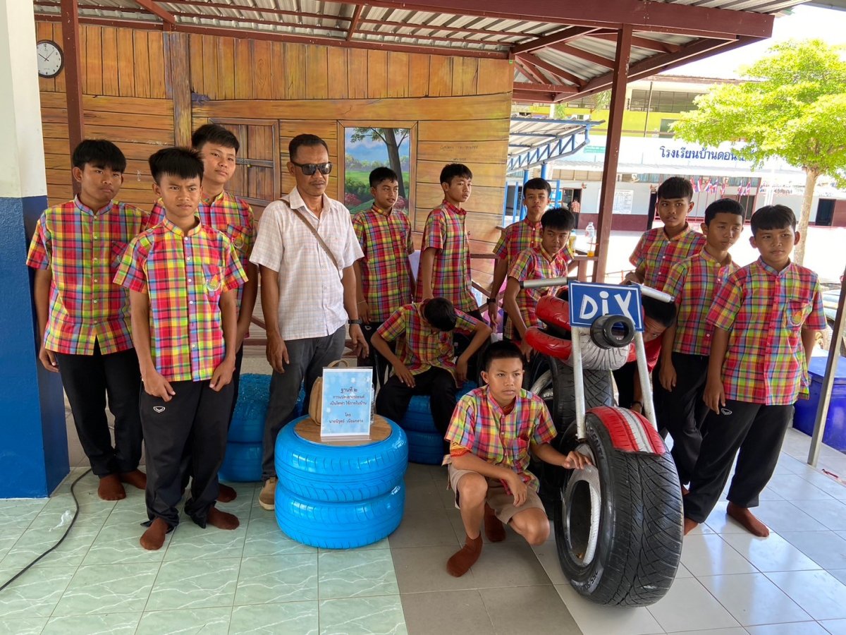 กิจกรรมทอดผ้าป่าขยะรีไซเคิลเพื่อสมทบทุนการศึกษาเด็กและเยาวชนตำบลชีวาน