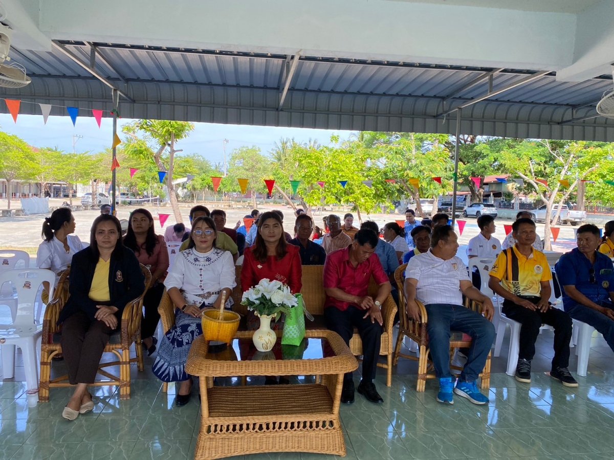 กิจกรรมทอดผ้าป่าขยะรีไซเคิลเพื่อสมทบทุนการศึกษาเด็กและเยาวชนตำบลชีวาน