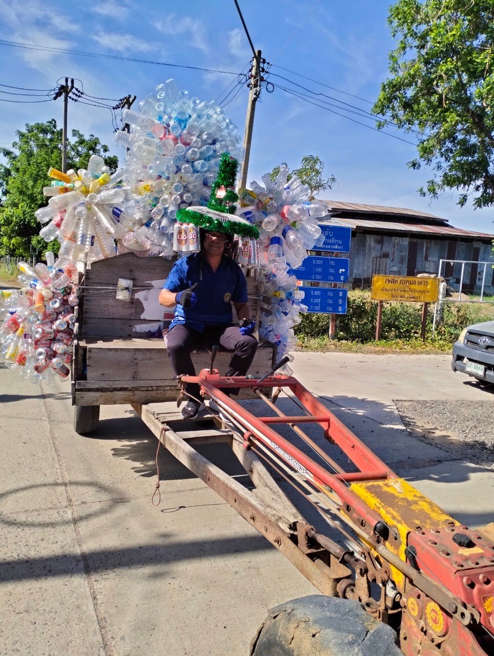 กิจกรรมทอดผ้าป่าขยะรีไซเคิลเพื่อสมทบทุนการศึกษาเด็กและเยาวชนตำบลชีวาน