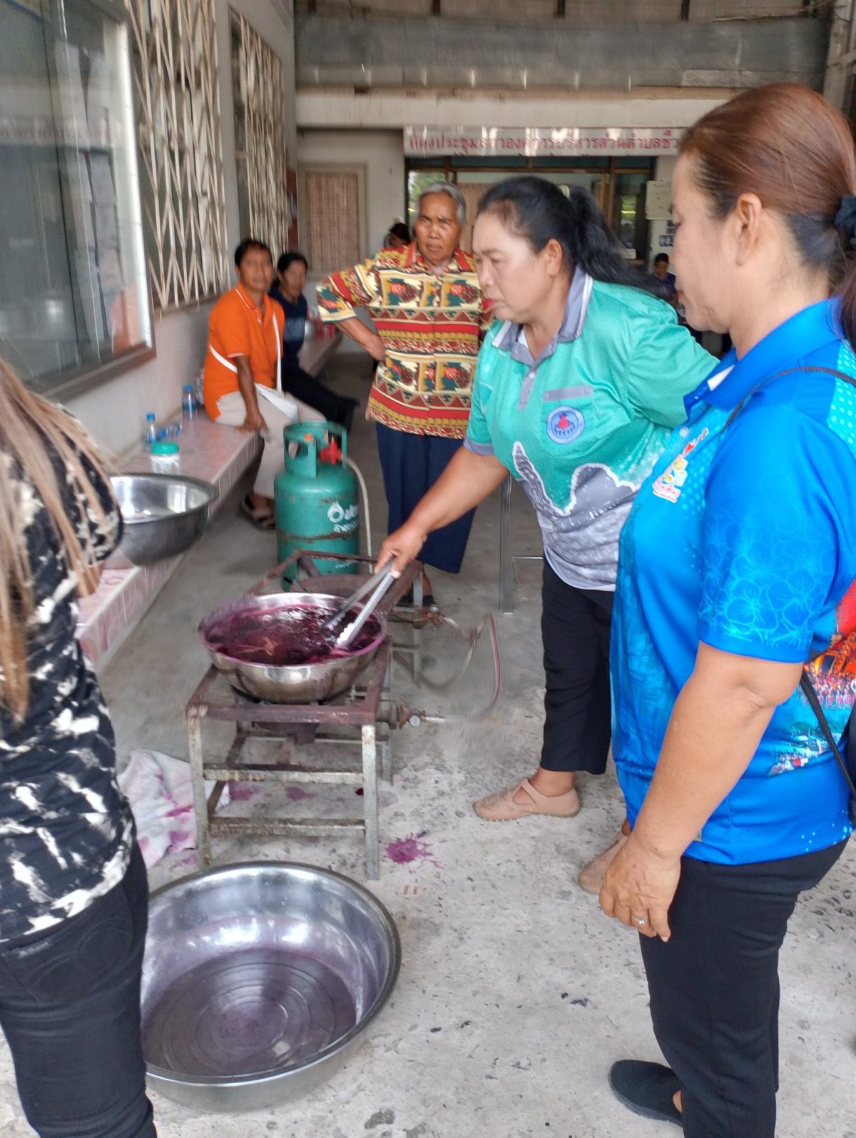 โครงการฝึกอบรมส่งเสริมอาชีพสตรี หลักสูตรผ้ามัดย้อม