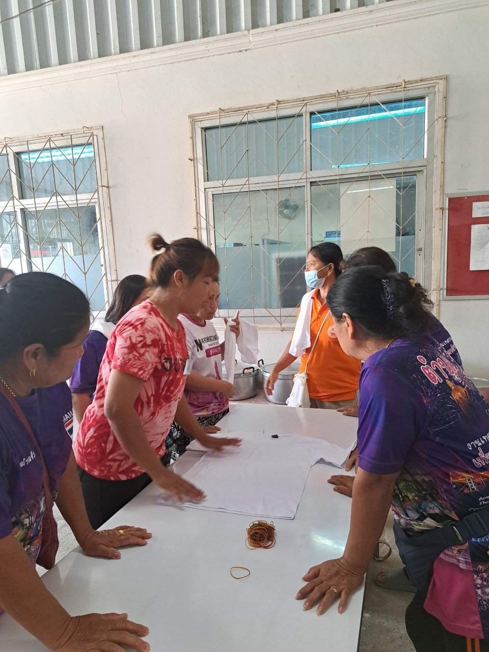 โครงการฝึกอบรมส่งเสริมอาชีพสตรี หลักสูตรผ้ามัดย้อม