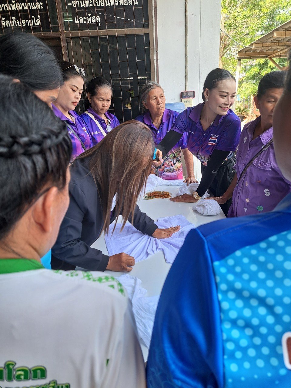 โครงการฝึกอบรมส่งเสริมอาชีพสตรี หลักสูตรผ้ามัดย้อม