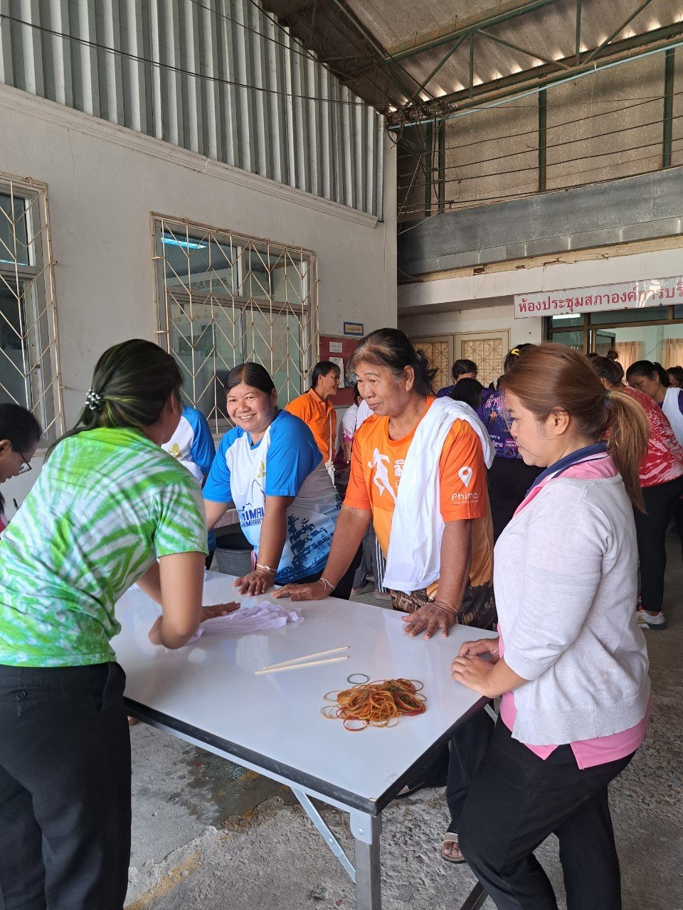 โครงการฝึกอบรมส่งเสริมอาชีพสตรี หลักสูตรผ้ามัดย้อม