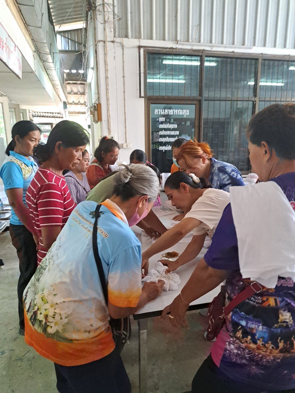 โครงการฝึกอบรมส่งเสริมอาชีพสตรี หลักสูตรผ้ามัดย้อม