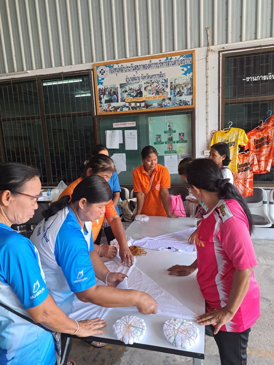 โครงการฝึกอบรมส่งเสริมอาชีพสตรี หลักสูตรผ้ามัดย้อม