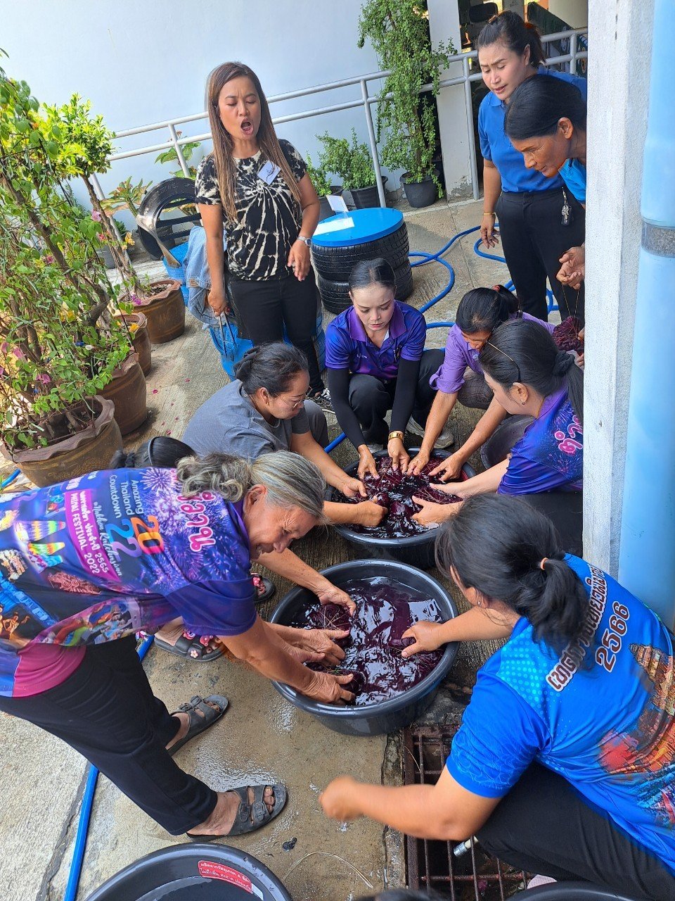 โครงการฝึกอบรมส่งเสริมอาชีพสตรี หลักสูตรผ้ามัดย้อม