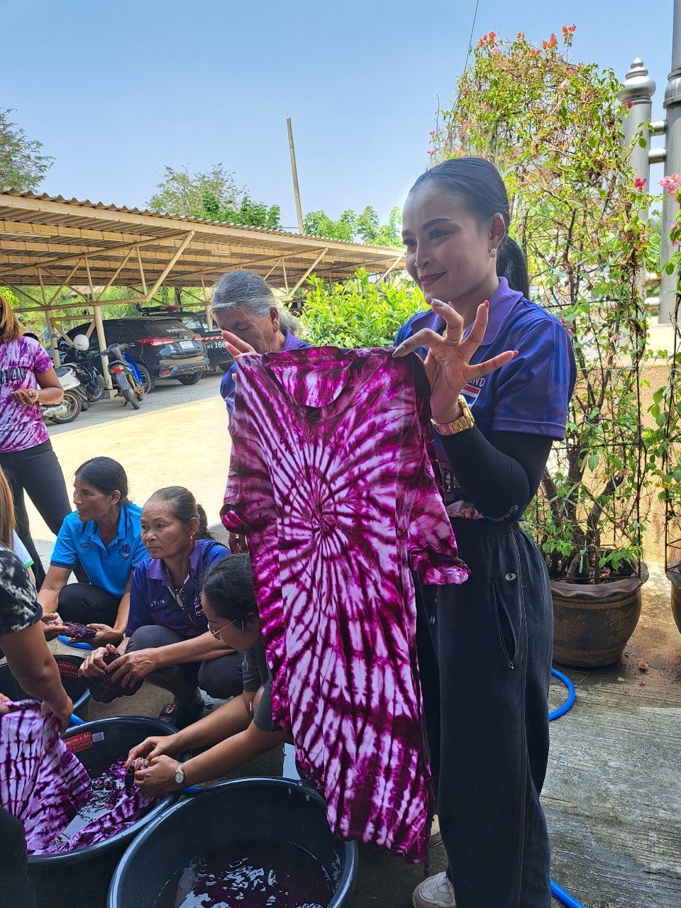 โครงการฝึกอบรมส่งเสริมอาชีพสตรี หลักสูตรผ้ามัดย้อม