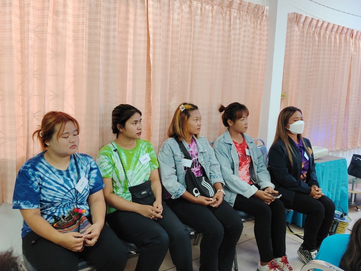 โครงการฝึกอบรมส่งเสริมอาชีพสตรี หลักสูตรผ้ามัดย้อม