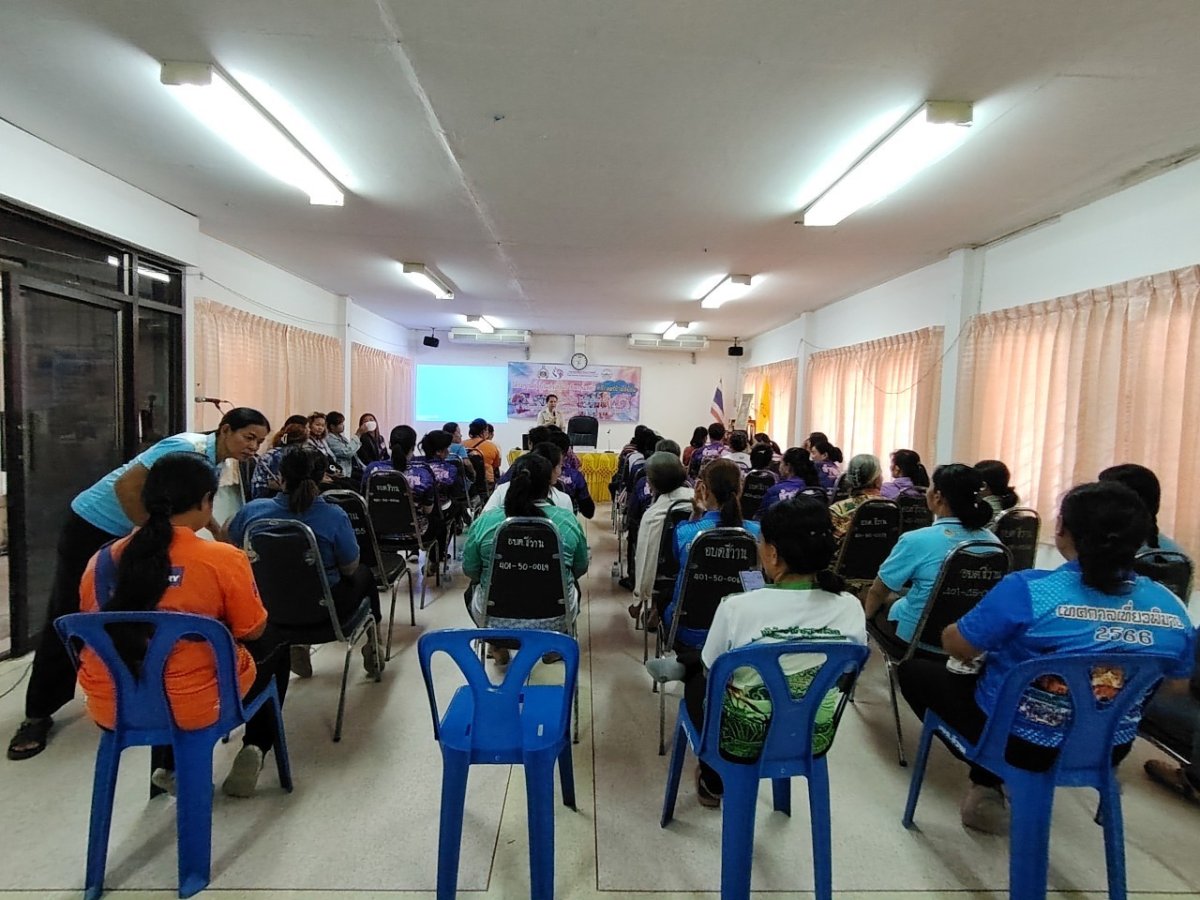 โครงการฝึกอบรมส่งเสริมอาชีพสตรี หลักสูตรผ้ามัดย้อม