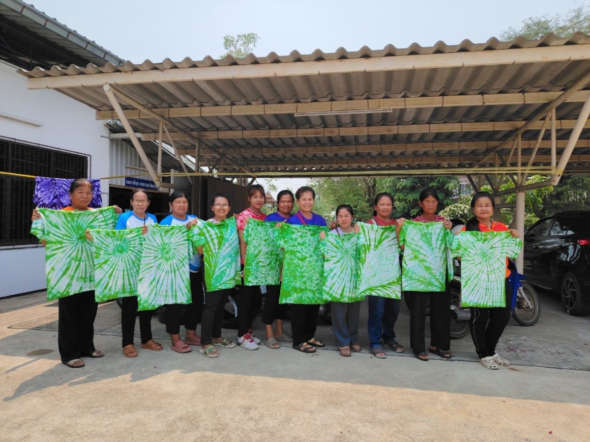 โครงการฝึกอบรมส่งเสริมอาชีพสตรี หลักสูตรผ้ามัดย้อม