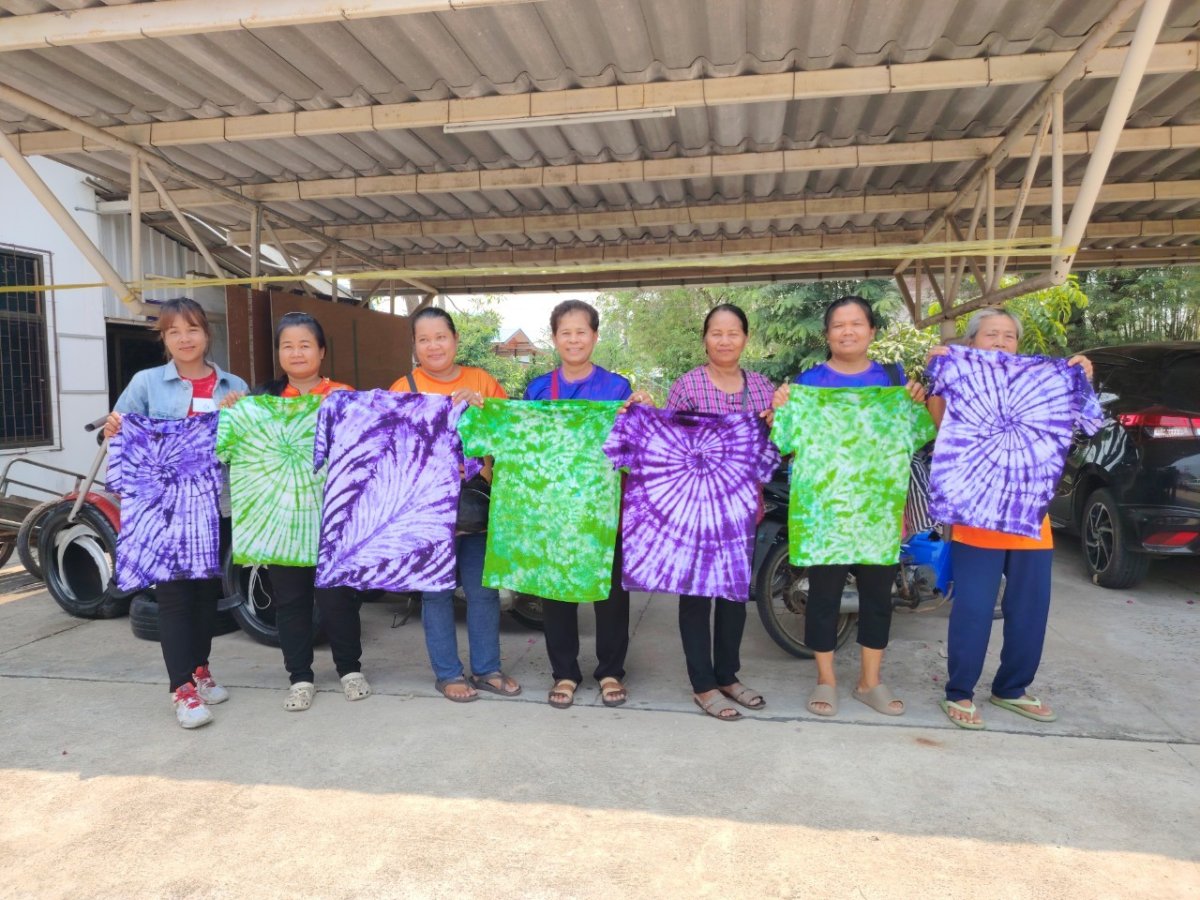 โครงการฝึกอบรมส่งเสริมอาชีพสตรี หลักสูตรผ้ามัดย้อม