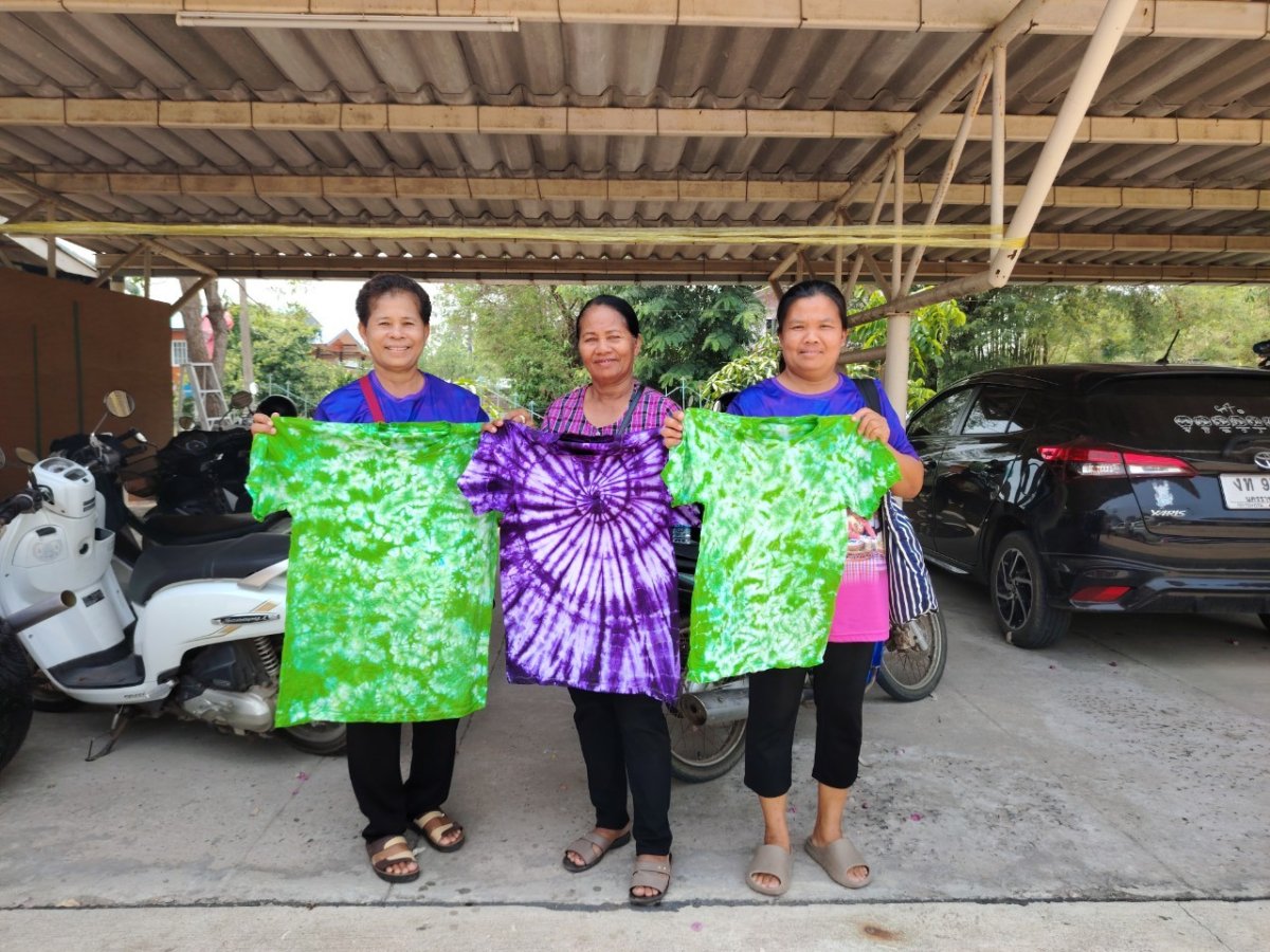 โครงการฝึกอบรมส่งเสริมอาชีพสตรี หลักสูตรผ้ามัดย้อม