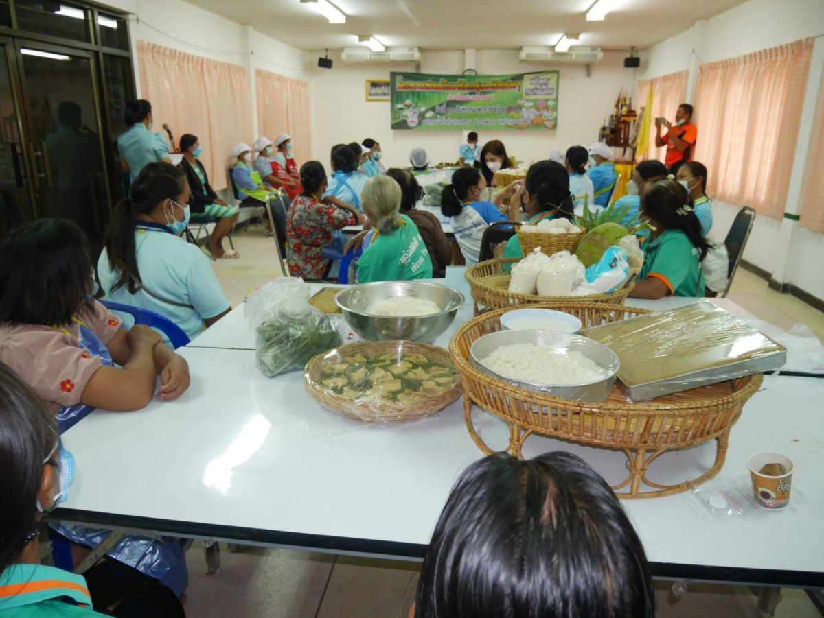โครงการส่งเสริมอาชีพกลุ่มอาชีพต่างๆ หลักสูตรการทำขนมไทย ณ ห้องประชุมองค์การบริหารส่วนตำบลชีวาน  อำเภอพิมาย จังหวัดนครราชสีมา
