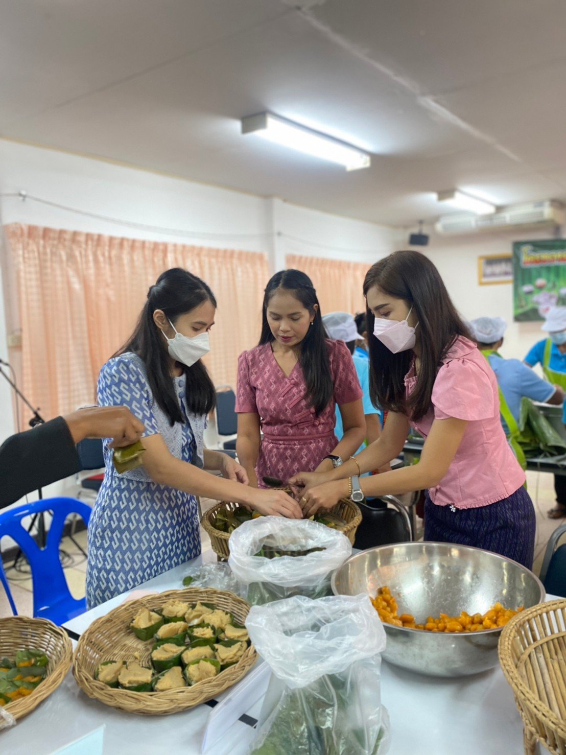 โครงการส่งเสริมอาชีพกลุ่มอาชีพต่างๆ หลักสูตรการทำขนมไทย ณ ห้องประชุมองค์การบริหารส่วนตำบลชีวาน  อำเภอพิมาย จังหวัดนครราชสีมา